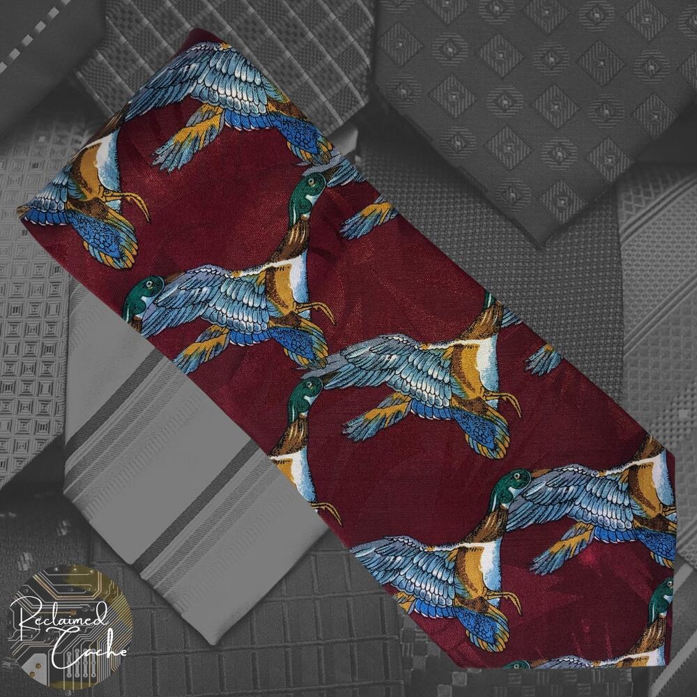 Flying Ducks Tie